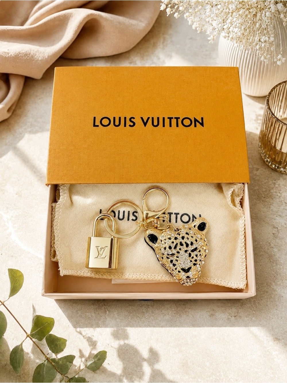 LOUIS VUITTON PadLock & Key #315 with Unbranded Leopard Rhinestone Key Chain
